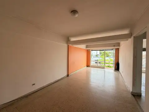 3 Ambientes a la calle en Plaza Mitre