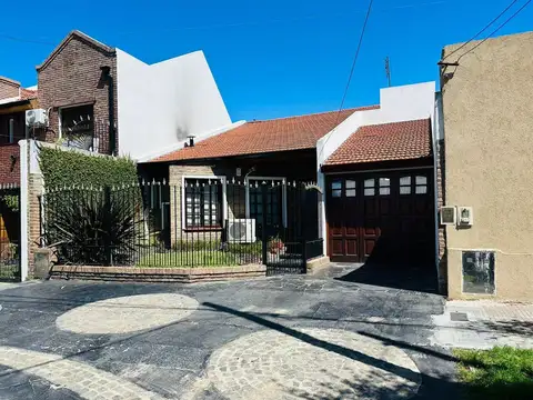 Excelente casa con piscina