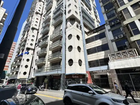 MARCELO T DE ALVEAR  al 1300