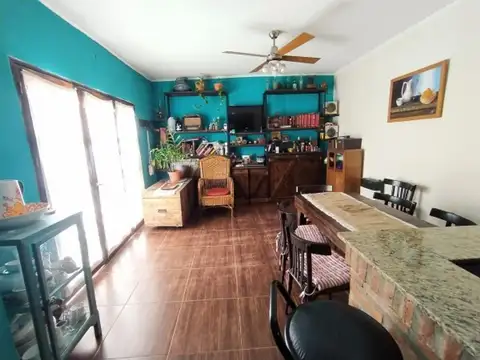 Hermosa propiedad, Paraguay 2700, 3 Dormitorios.