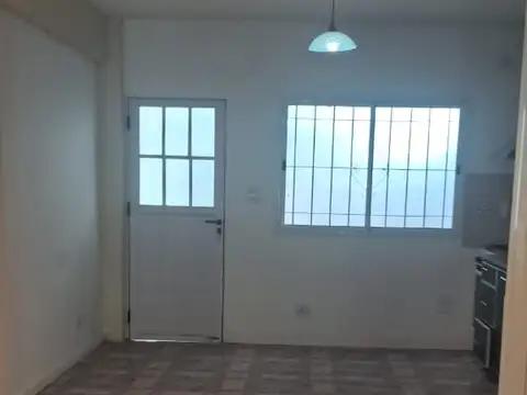 Casa en Alquiler en Villa Luzuriaga, $ 780.000