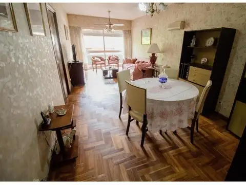 COCHERA (Espacio Guardacoches) - 4 DORMITORIOS. BALCON. LAVADERO