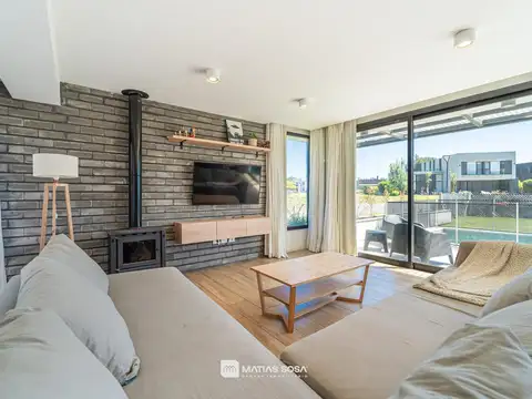 Casa 4 ambientes con 3 baños