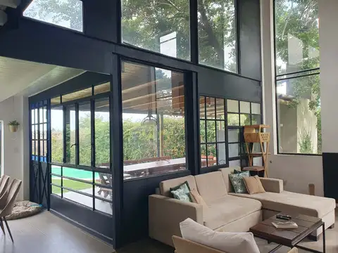 Casa 5 ambientes con 2 baños