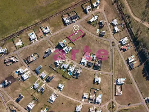 Terreno central en  venta en barrio cerrado los juncos J12