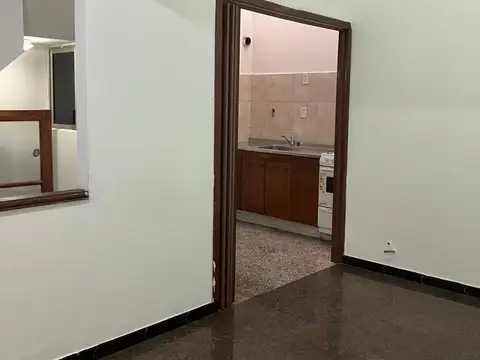 Depto Tipo Casa 4 ambientes con 1 baño