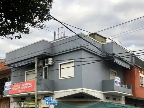 Depto Tipo Casa en Venta de 4 ambientes