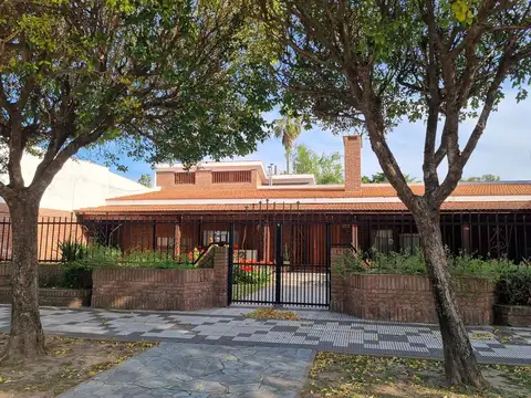 Casa de 3 dormitorios en Oliveros