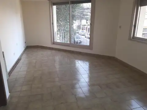 Depto Tipo Casa en Alquiler de 3 ambientes