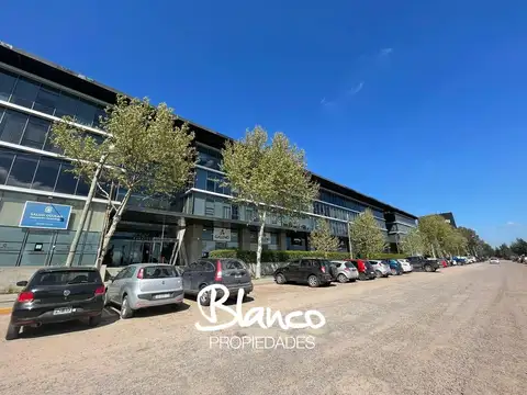 Oficina en Venta en Pilar Centro, USD 260.000