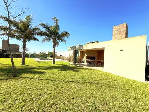 Casa 5 ambientes con 3 baños