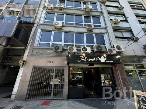 Carlos Pellegrini  al 1063