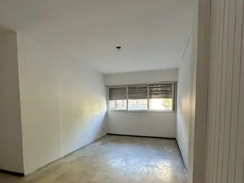 Departamento en alquiler de dos dormitorios + escritorio