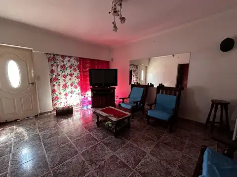 VENTA CASA 5 AMBIENTES EN W. MORRIS