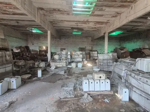 Galpon en Venta en Banfield, USD 350.000