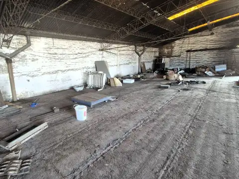 Galpon en Venta 39  mts Fondo