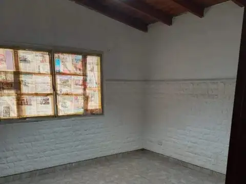 Casa en venta - 2 Dormitorios 1 Baño - 288Mts2 - Merlo