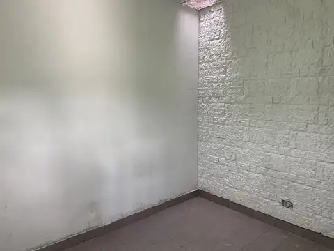 Depto Tipo Casa en Alquiler en Moron Sur, $ 450.000