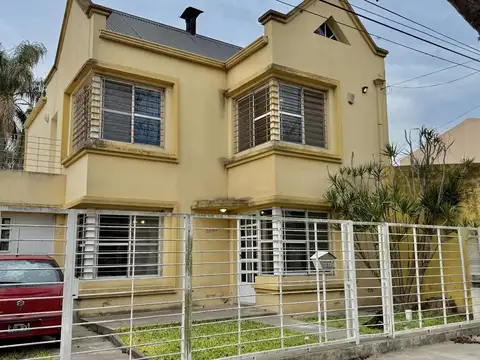 Los Naranjos  2500 - Casa en venta de 3 dormitorios - Granadero Baigorria