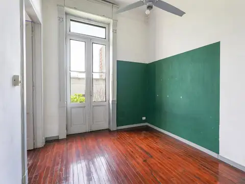 Depto Tipo Casa en Venta 80 años