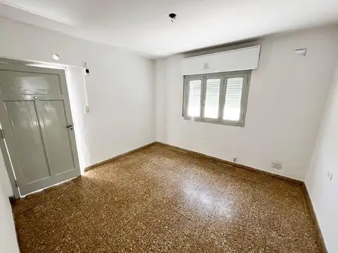 Italo Balbo al 4800 (Uriburu/Oroño)