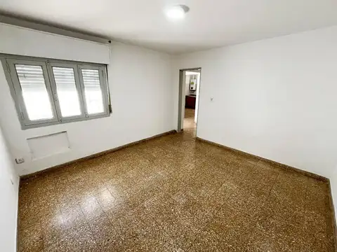 Alquiler Casa dos dormitorios. Uriburu/Oroño