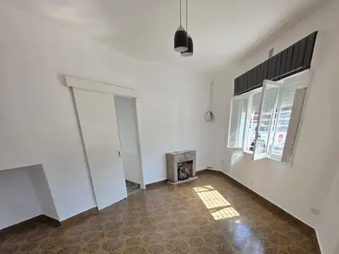 Casa 2 ambientes con 1 baño
