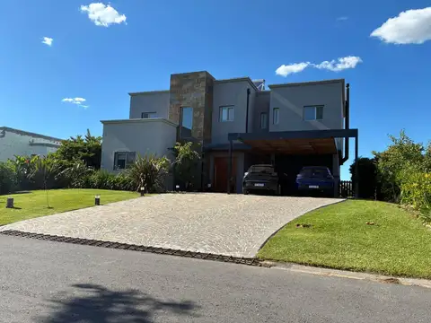 Casa en Venta en El Canton - Norte, USD 470.000