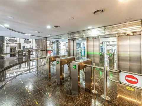 25 de Mayo al 516 Piso 8° esq. Lavalle