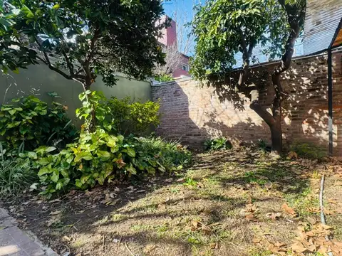 Casa 2 ambientes con 1 baño