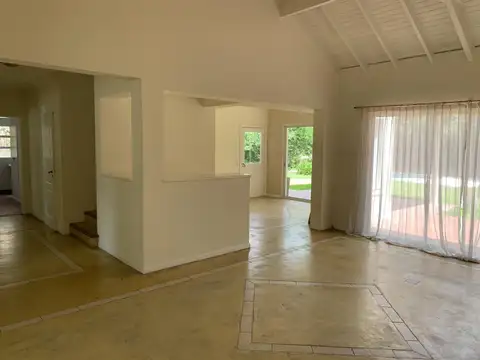 Casa en Venta con 2 cocheras