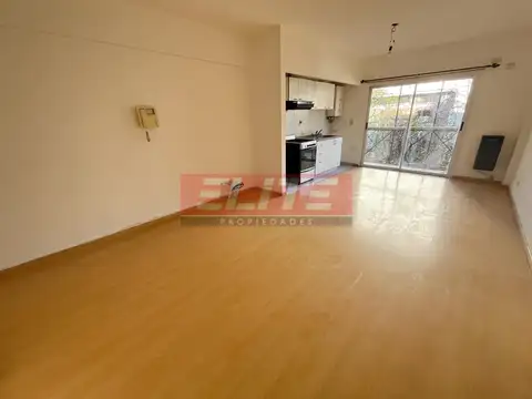 Gran depto 1 amb con balcon al frente, a metros subte B