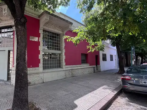 VENTA CASA 5 AMBIENTES PARQUE AVELLANEDA