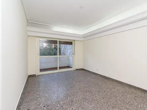 Av. Federico Lacroze 3700, Piso 1