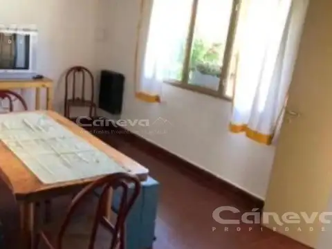 Casa 6 ambientes con 2 baños