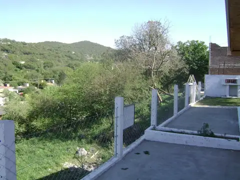 Oportunidad inversor, dos duplex de dos dormitorios y un monoambiente en Unquillo