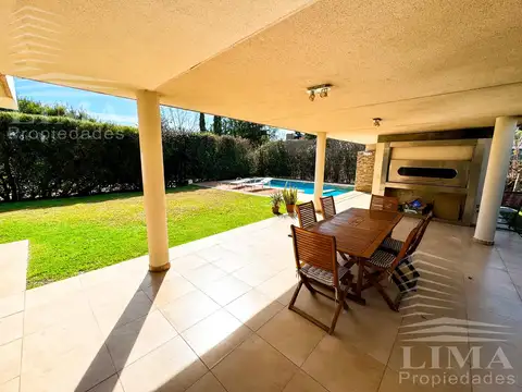 Casa en Venta al Oeste
