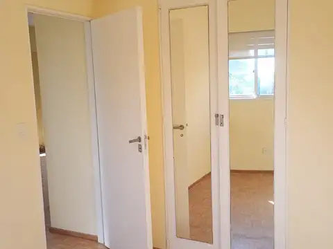 DEPARTAMENTO 3 AMB CON BALCÓN EXCELENTE UBICACIÓN c/ JARDIN COMÚN