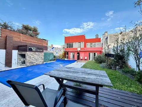 Casa en Alquiler con 1 cochera