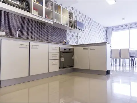 Venta depto 3 amb con cochera fija en Barrio Norte