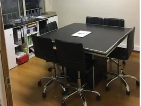 Venta De Oficina De 3 Ambientes, Sobre Av. Córdoba (1 Cuadra