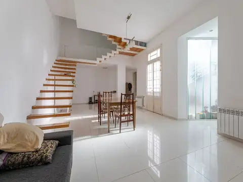 Depto Tipo Casa en Venta 25 años