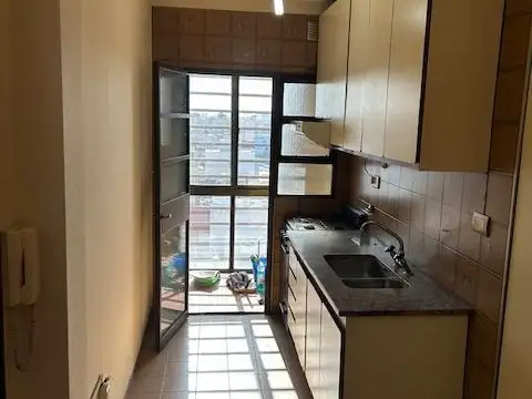 Departamento - Alquiler - Argentina, Lanús - Av. Hipolito Yrigoyen 4883