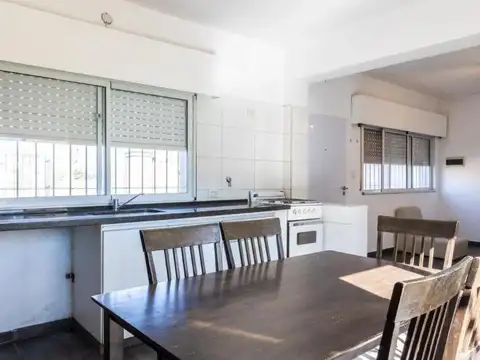 Casa 4 ambientes con 1 baño