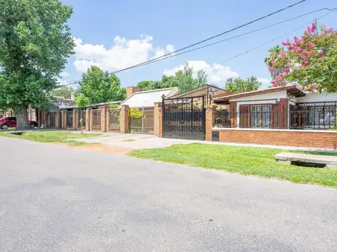 Casa en Venta en Granadero Baigorria, USD 240.000