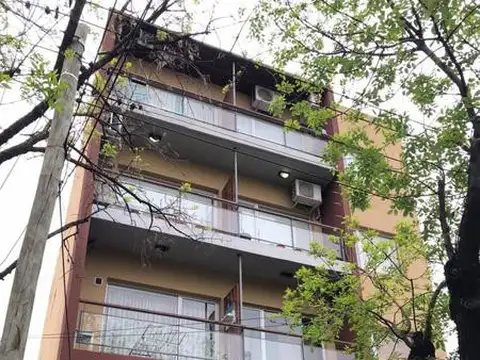 Amplio Monoambiente - Centro de Ballester