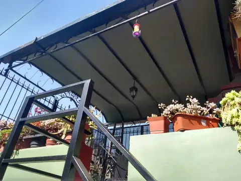 PH contra frente de 3 ambiente c/patio y terraza