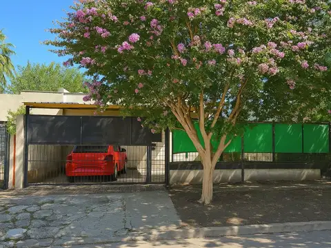 VENTA CASA 4AMB FONDO y PILETA FLORENCIO VARELA