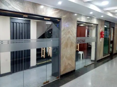 Oficina en Venta al Este