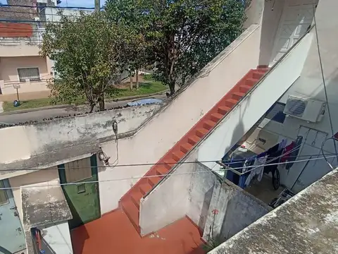 Depto Tipo Casa en Venta con 1 cocheras